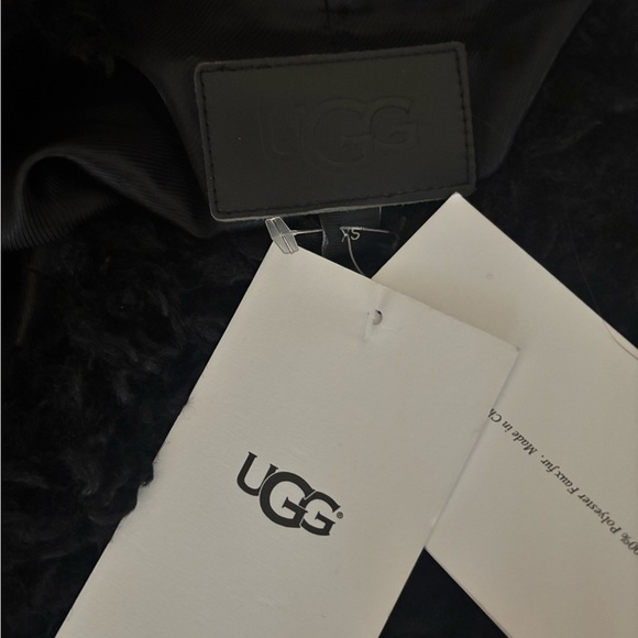 NEW UGG Women's Lorrena Faux Fur Jacket size XS - Picture 4 of 4